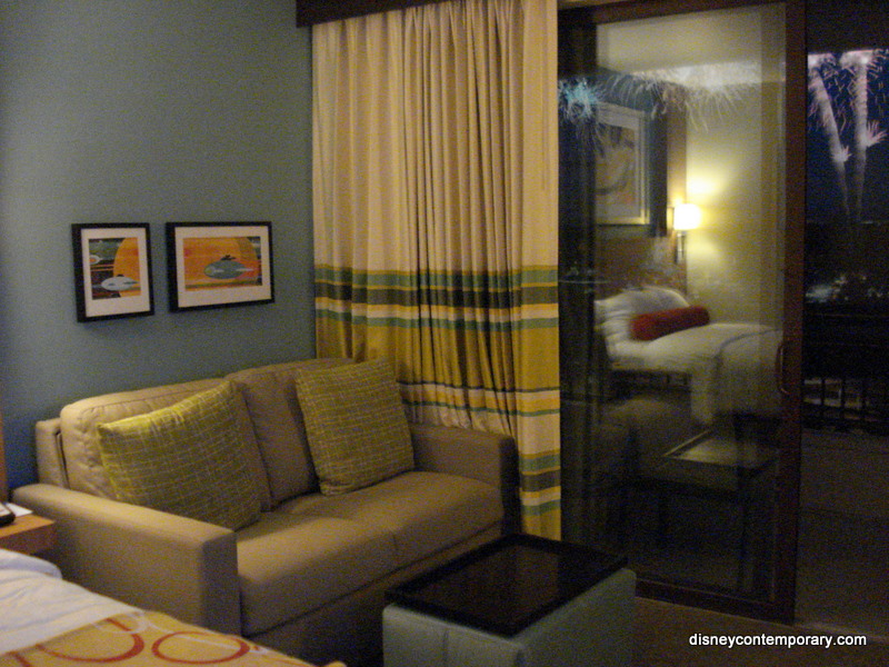 Bay Lake Tower Studio Pull-out Love Seat